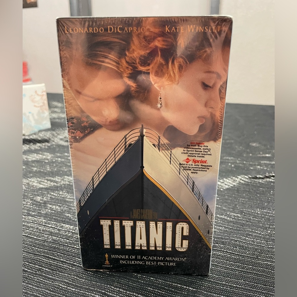 Vintage Collectable Sealed Titanic VHS 2-Tape Set